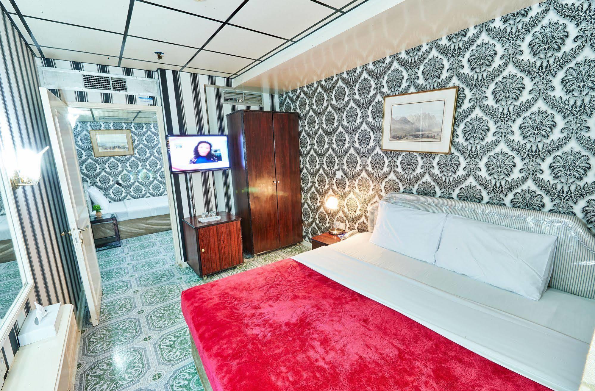 West Hotel Dubai Esterno foto