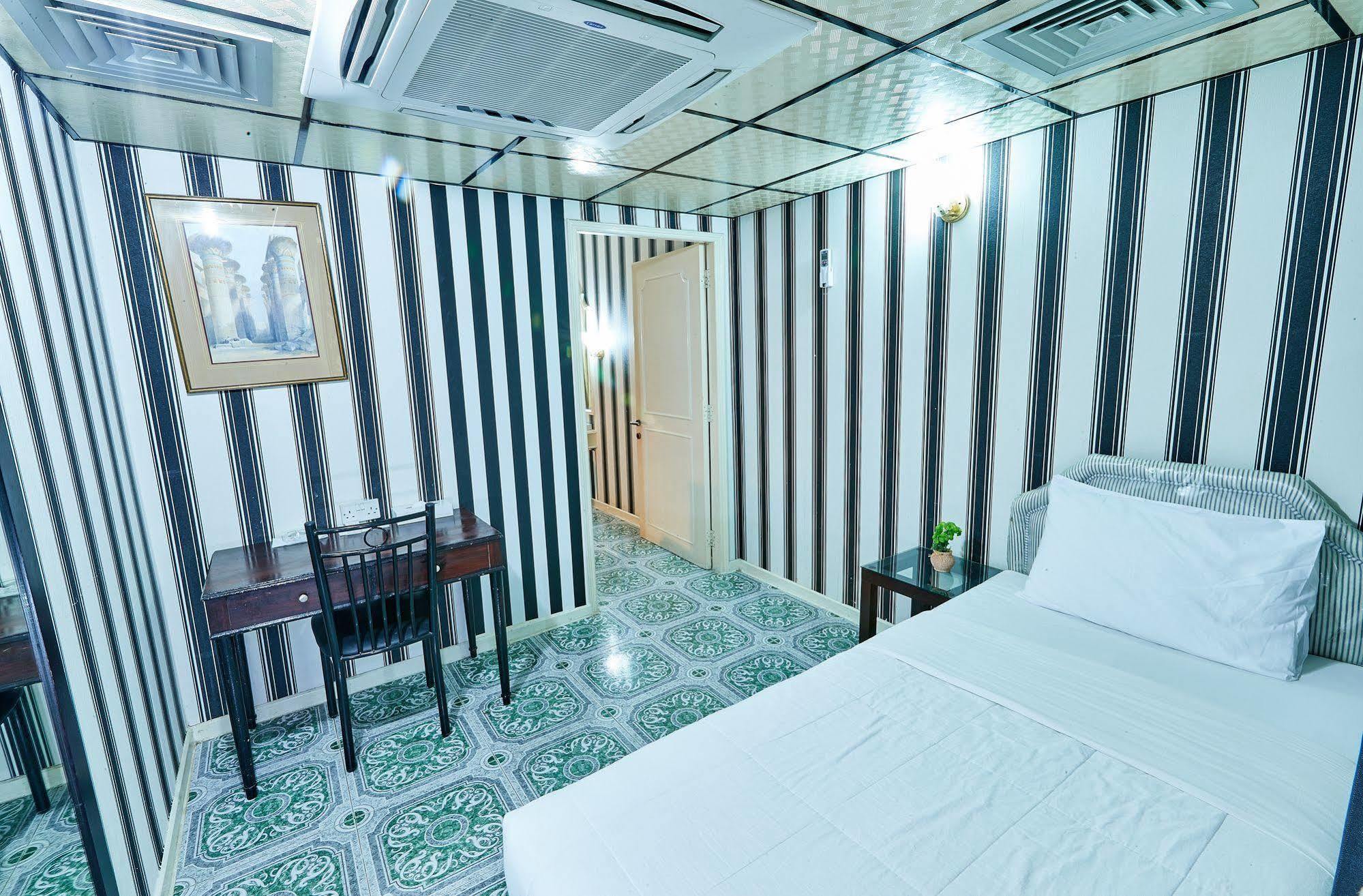 West Hotel Dubai Esterno foto