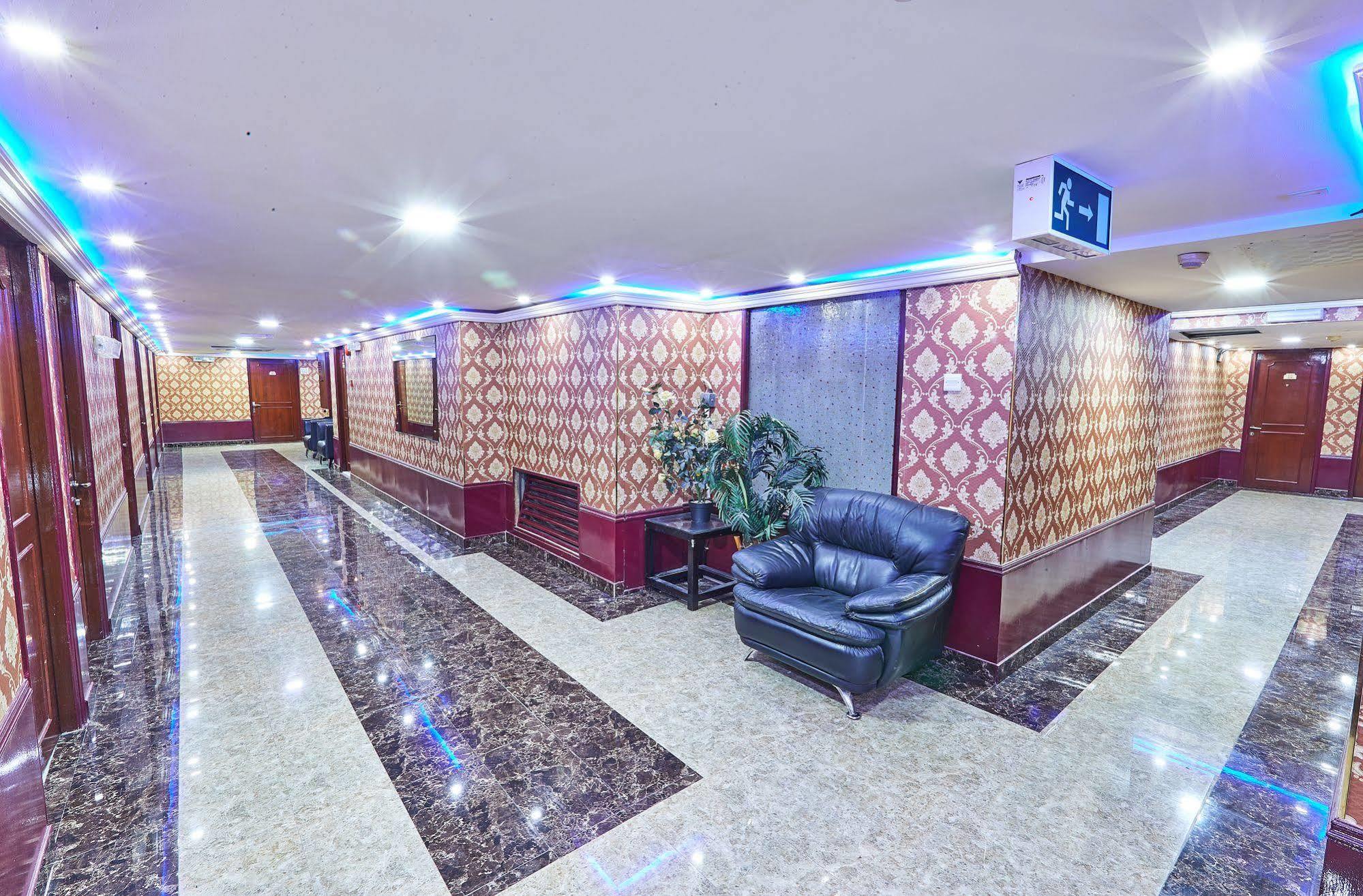West Hotel Dubai Esterno foto